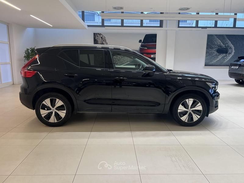 Usata Volvo XC40 Momentum 129 CV (94 kW) 2022 Nero SUV