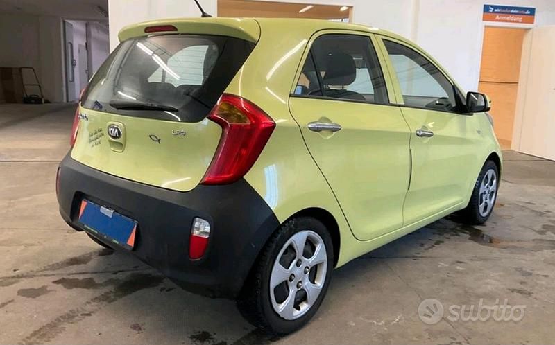 Usata Kia Picanto 67 CV (49 kW) 2014 Giallo Utilitaria
