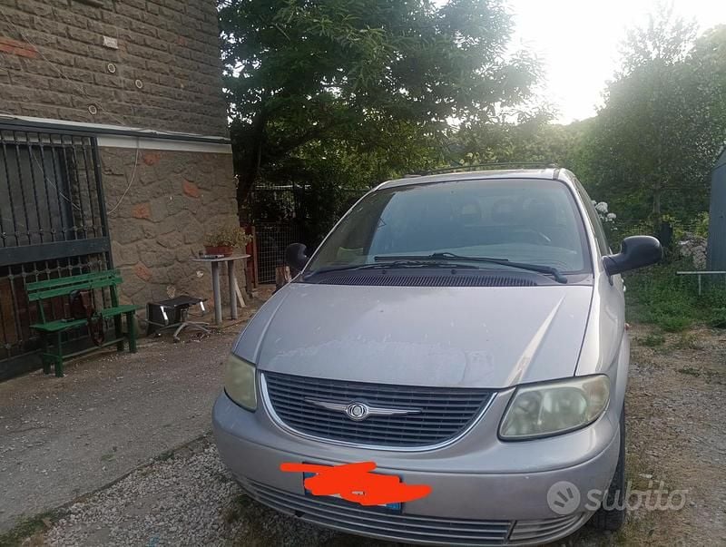 Usata Chrysler Grand Voyager 2001 Grigio Monovolume