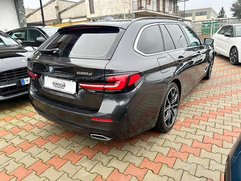 Usata BMW 520 Luxury Line 190 CV (139 kW) 2022 Marrone Station wagon