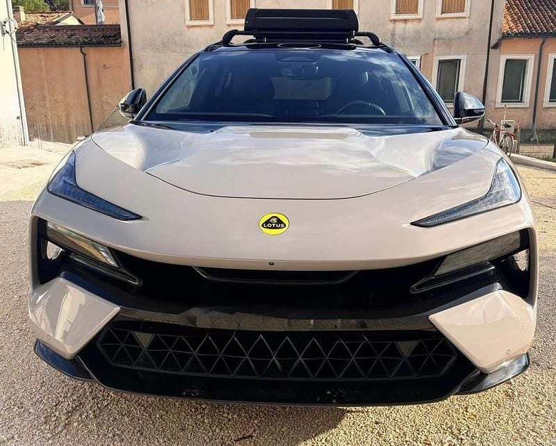 Usata Lotus Eletre 139 kW (190 CV) 2024 Grigio SUV