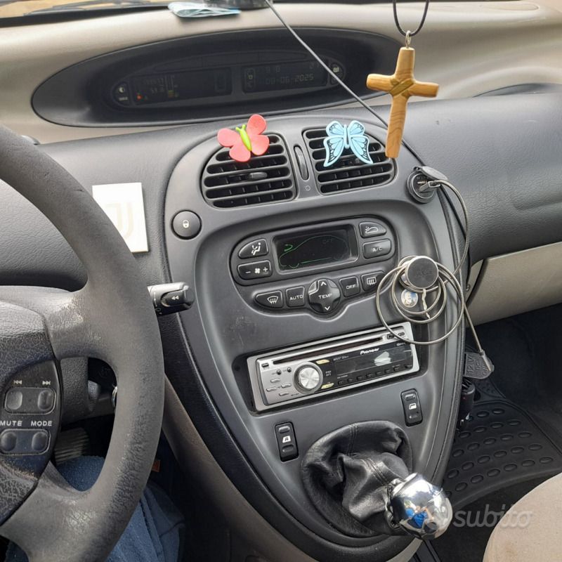 Usata Citroën Xsara 90 CV (66 kW) 2002 Nero Monovolume