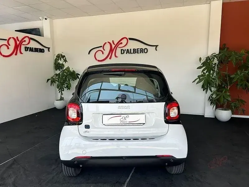Usata Smart ForTwo Coupé Passion 60 kW (82 CV) 2022 Bianco Utilitaria