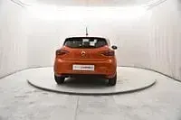 Usata Renault Clio V Equilibre 91 CV (66 kW) 2023 Arancione Berlina