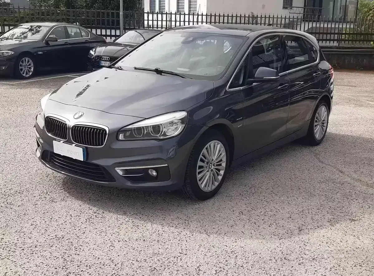 Usata BMW 216 Active Tourer Luxury Line 116 CV (85 kW) 2016 Grigio Monovolume