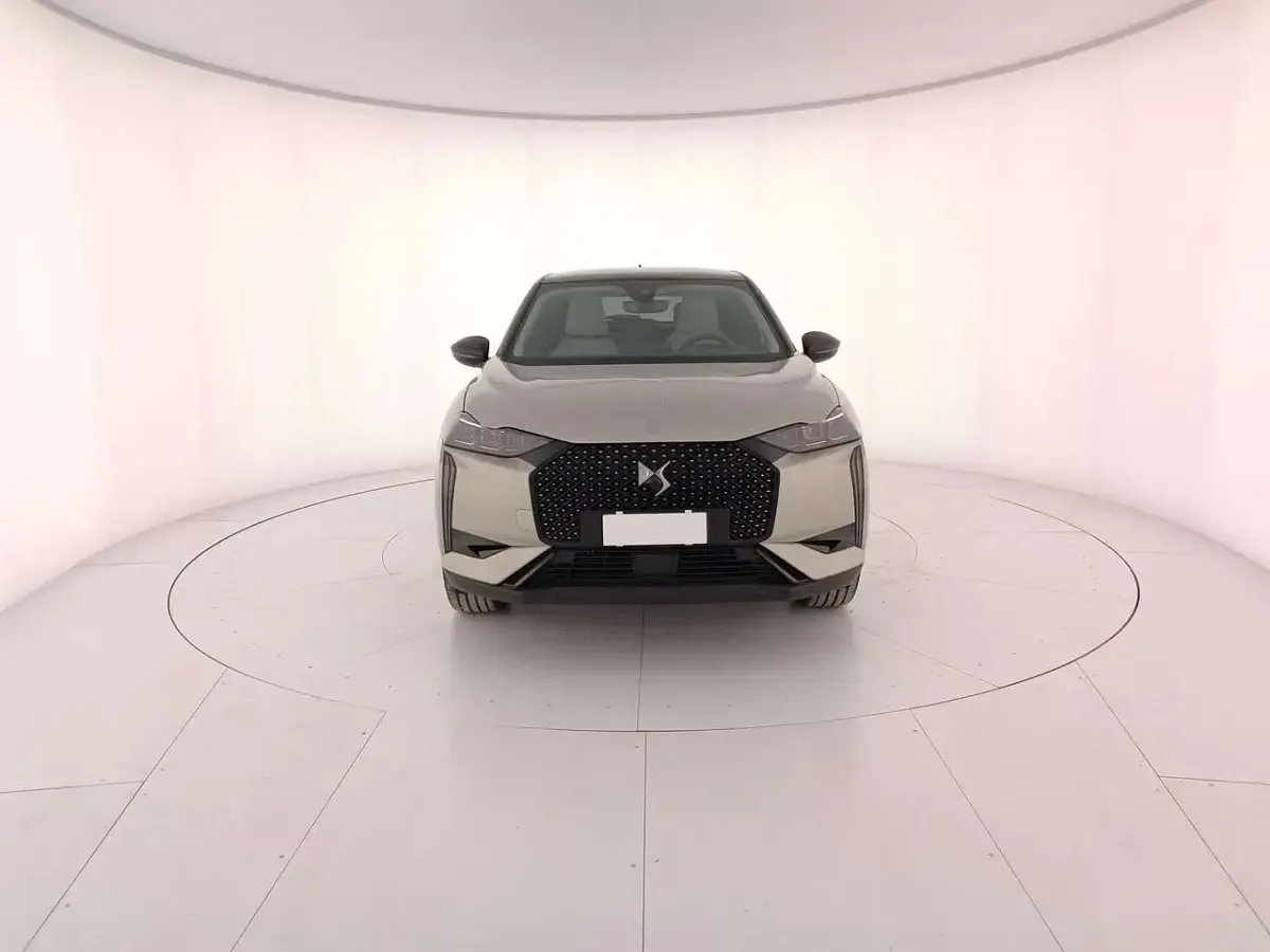 Usata DS Automobiles DS3 Crossback 131 CV (96 kW) 2024 Vernice metallizzata grigio cr SUV