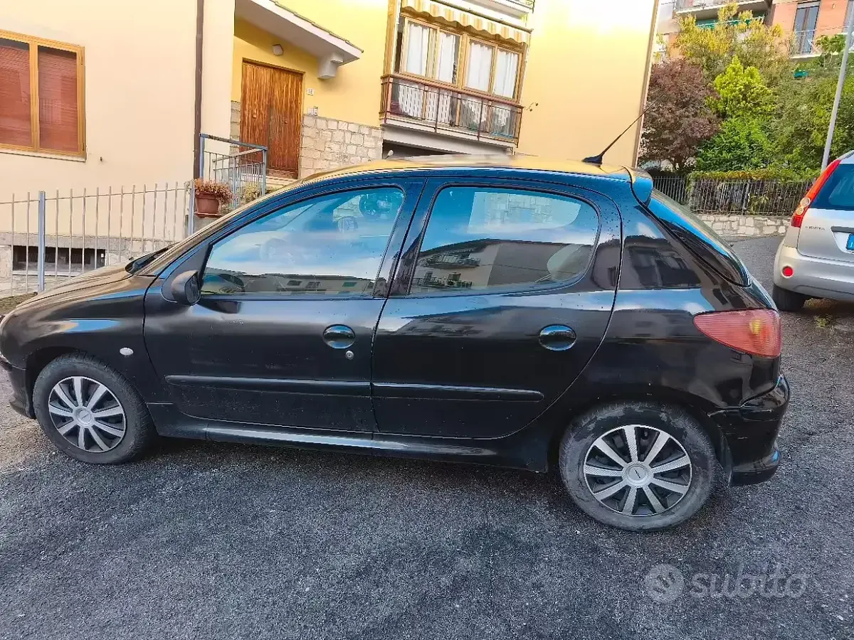 Usata Peugeot 206 75 CV (55 kW) 2008 Nero Utilitaria