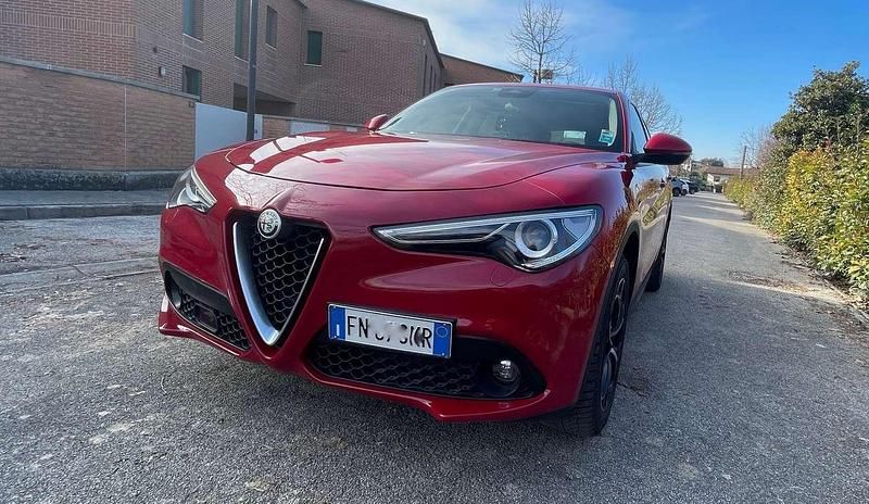 Usata Alfa Romeo Stelvio Business 209 CV (153 kW) 2018 Rosso SUV