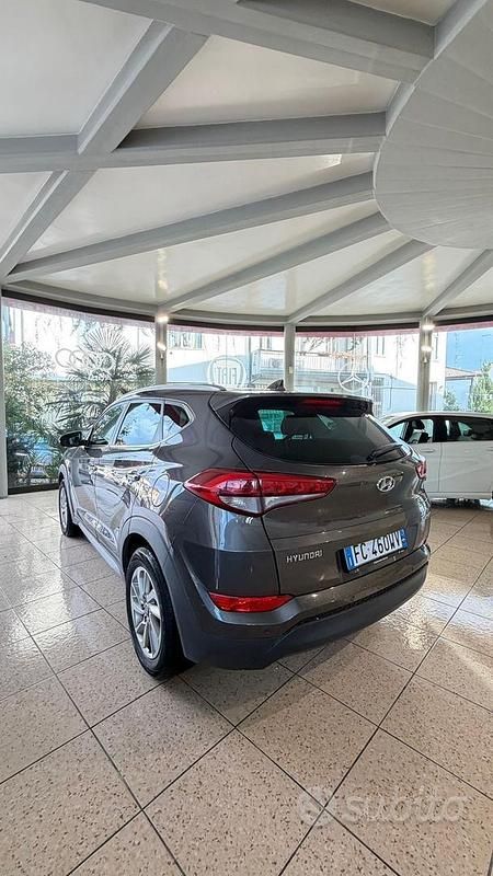 Usata Hyundai Tucson Xpossible 115 CV (84 kW) 2016 Grigio SUV
