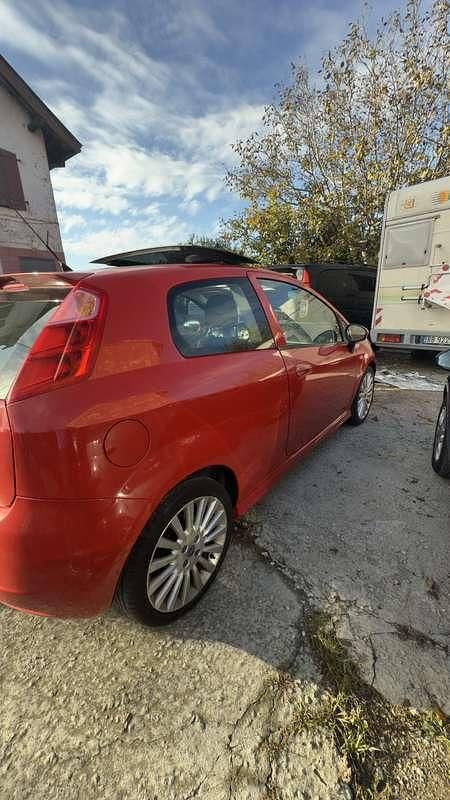 Usata Fiat Punto 95 CV (69 kW) 2006 Utilitaria