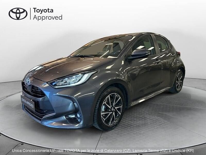 Grigio Usata 2022 Toyota Yaris Hybrid Trend Due volumi | 18.500 € (Buon prezzo) - Immagine 1/3