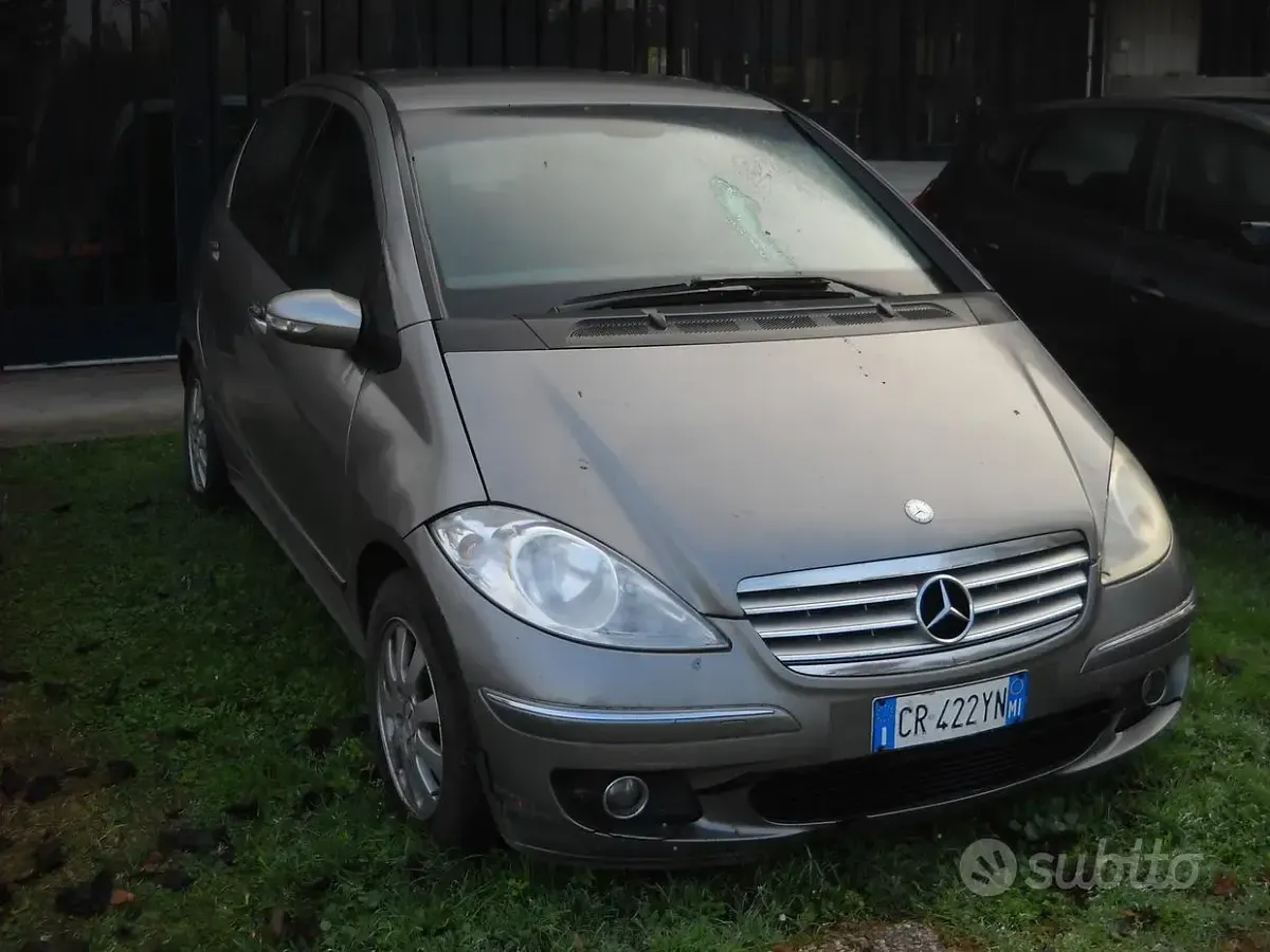 Usata Mercedes A180 Elegance 109 CV (80 kW) 2004 Grigio Berlina