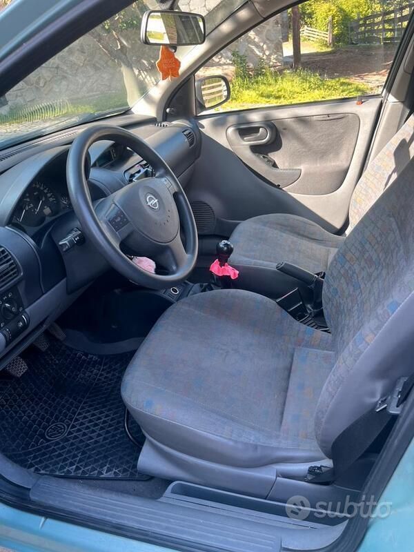 Usata Opel Corsa 58 CV (42 kW) 2001 Verde Berlina