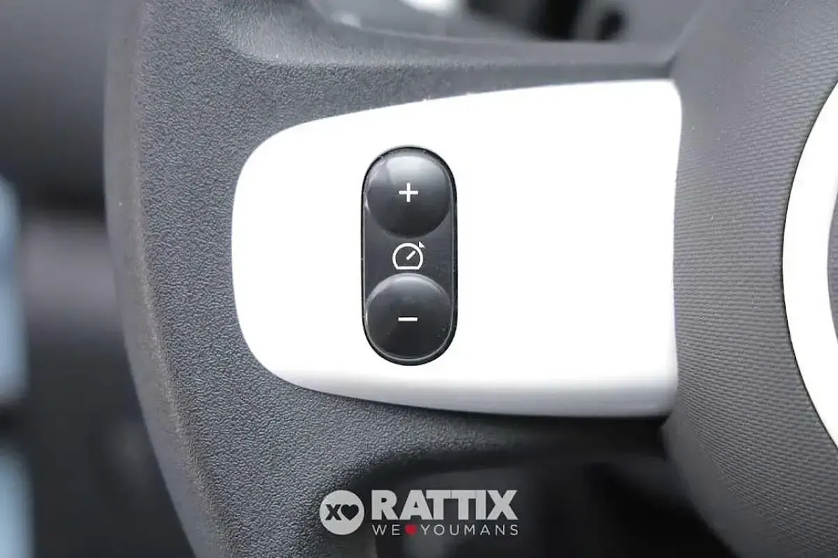 Usata Renault Twingo Equilibre 65 CV (47 kW) 2024 Blu shopping Utilitaria