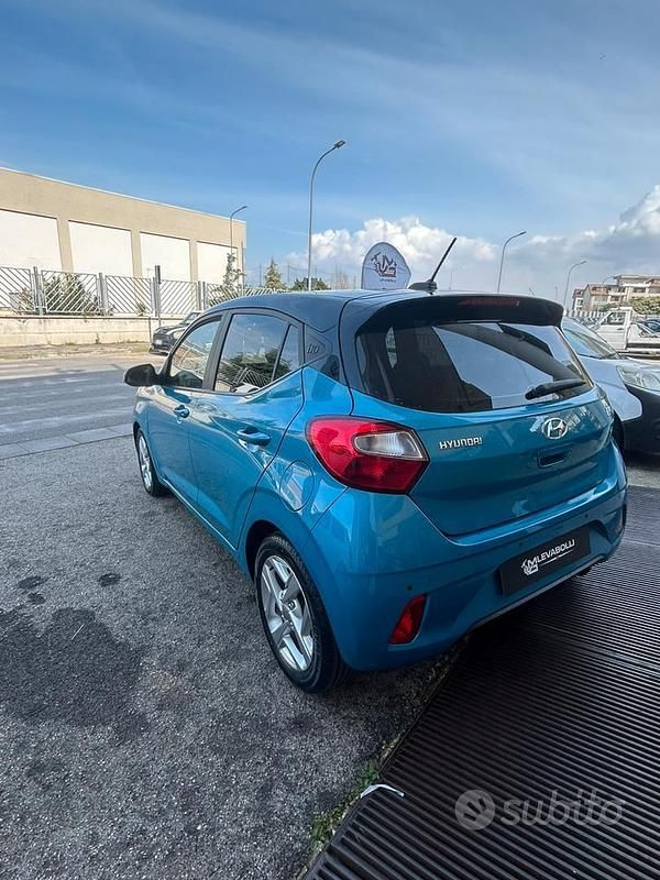 Usata Hyundai i10 67 CV (49 kW) 2023 Blu Utilitaria