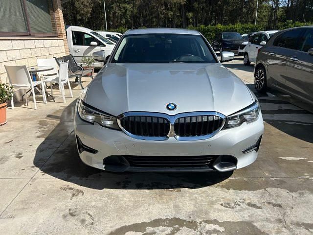 Usata BMW 318 Sport Line 136 CV (100 kW) 2020 Argento Berlina