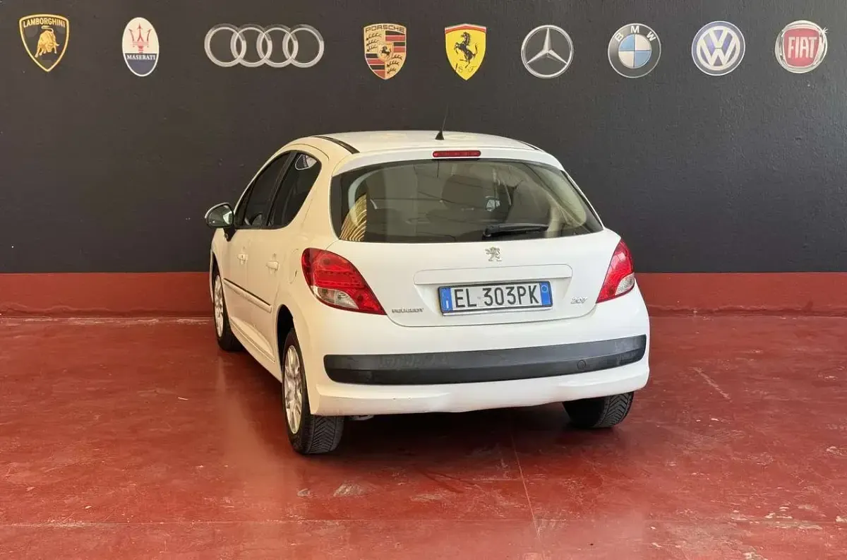 Usata Peugeot 207 68 CV (50 kW) 2012 Bianco Berlina