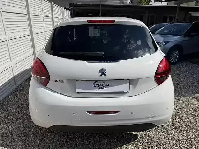 Usata Peugeot 208 Allure 83 CV (61 kW) 2019 Bianco Utilitaria