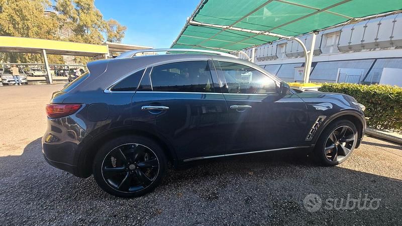 Usata Infiniti QX70 238 CV (175 kW) 2012 Grigio SUV