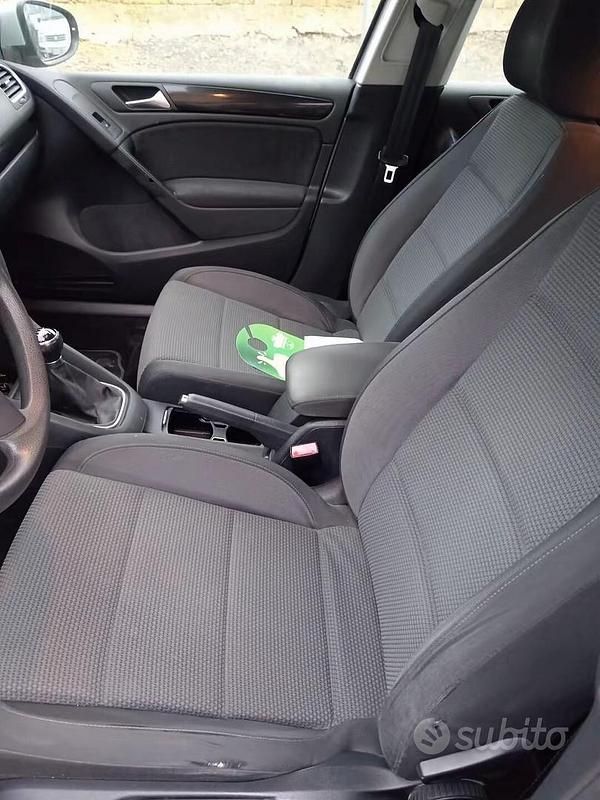 Usata VW Golf VI 104 CV (76 kW) 2010 Grigio Utilitaria
