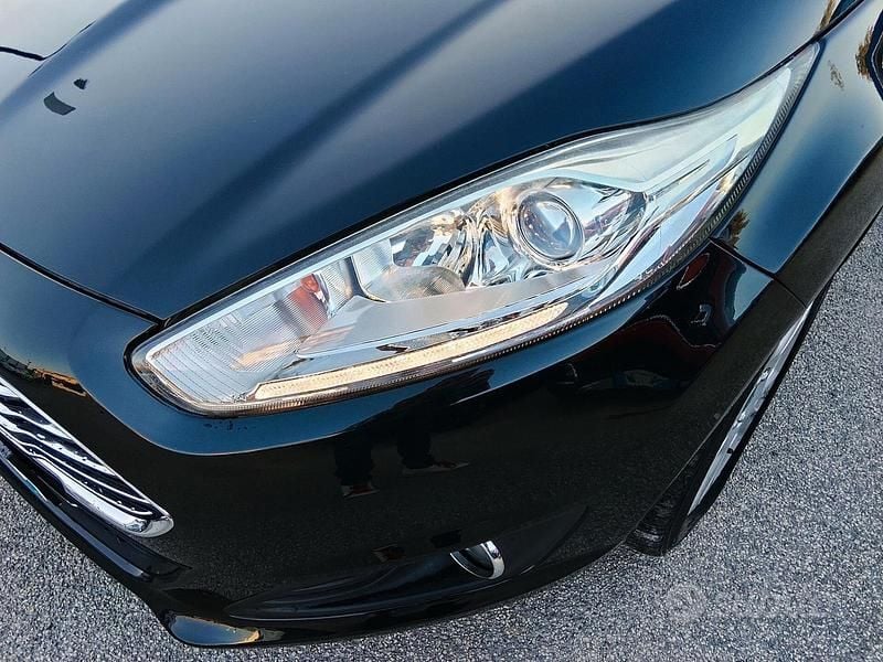 Usata Ford Fiesta Titanium 95 CV (69 kW) 2015 Nero Berlina