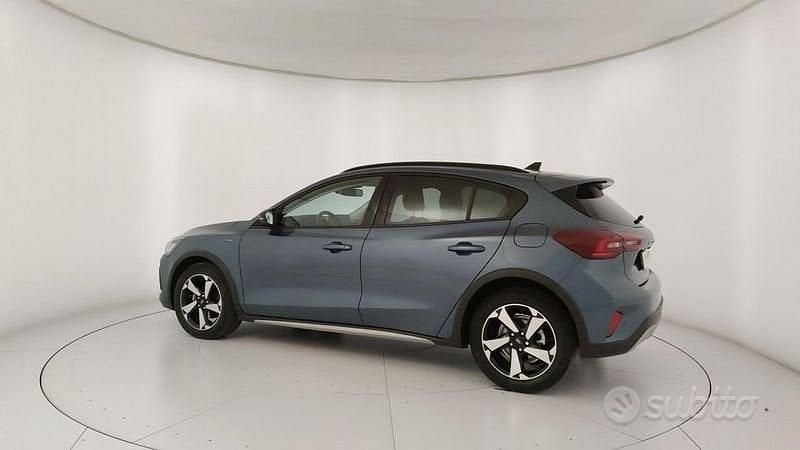 Usata Ford Focus 125 CV (91 kW) 2023 Blu SUV