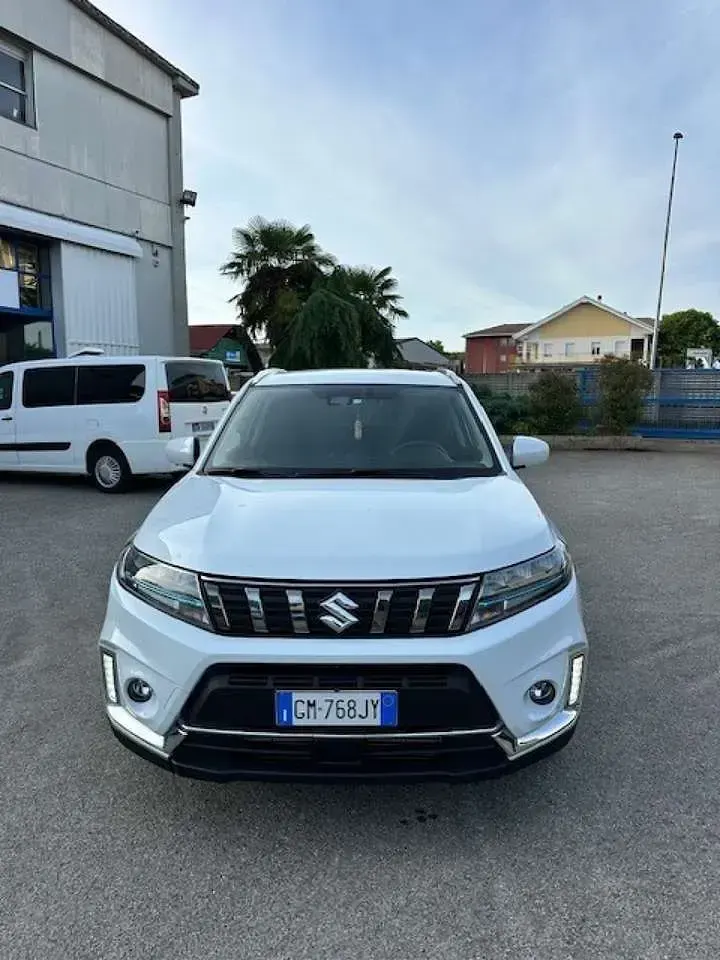 Usata Suzuki Vitara Cool 129 CV (94 kW) 2023 Bianco SUV