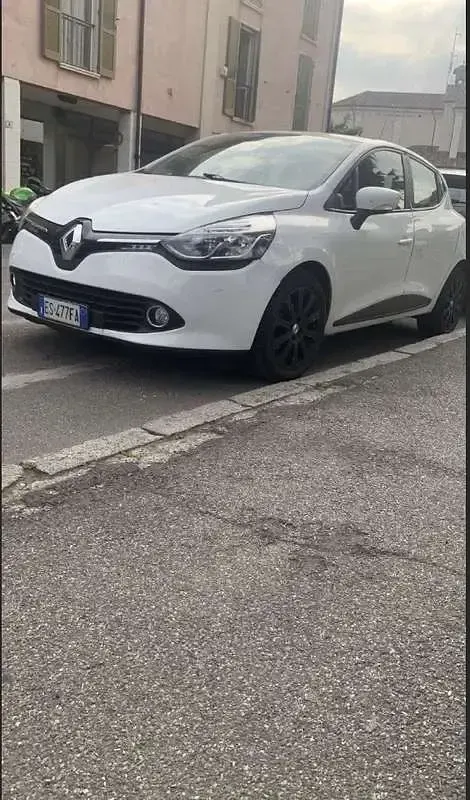Usata Renault Clio IV 75 CV (55 kW) 2013 Berlina