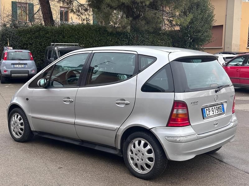 Usata Mercedes A160 Avantgarde 102 CV (75 kW) 2004 Argento Berlina