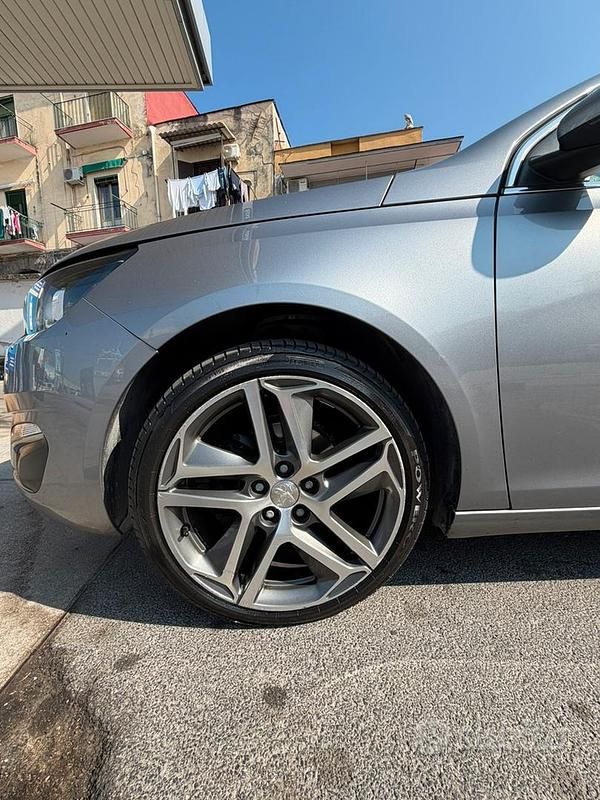 Usata Peugeot 308 120 CV (88 kW) 2016 Grigio Berlina