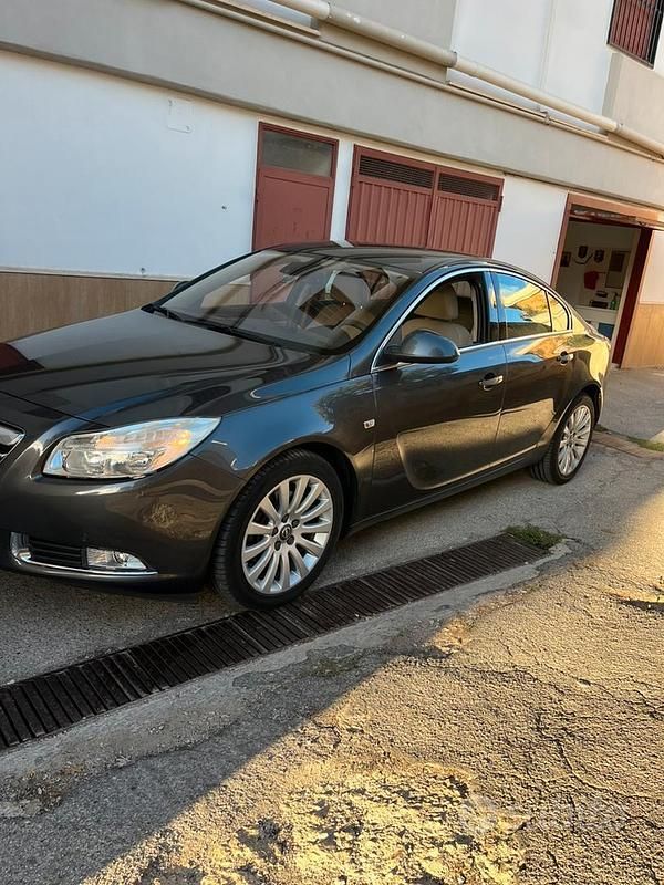 Usata Opel Insignia Cosmo 160 CV (117 kW) 2010 Grigio Berlina