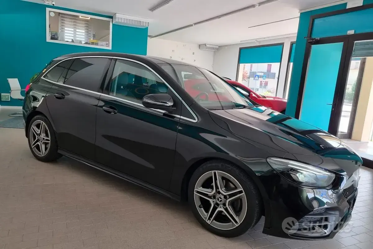 Usata Mercedes B200 Premium 150 CV (110 kW) 2020 Nero Utilitaria