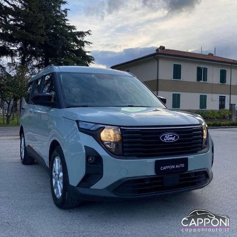 Usata Ford Tourneo Courier 125 CV (91 kW) 2024 Grigio Monovolume