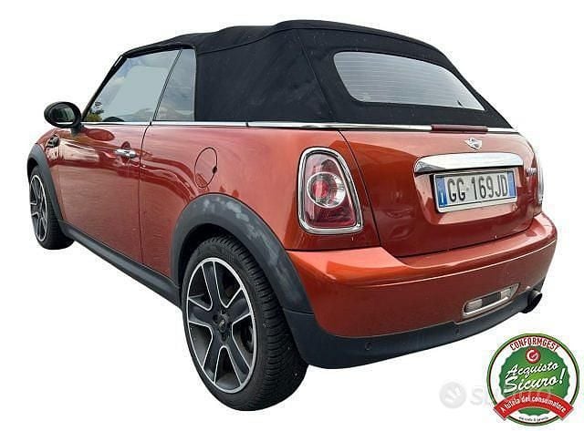 Usata Mini Cooper Cabriolet 122 CV (89 kW) 2010 Arancione Cabrio