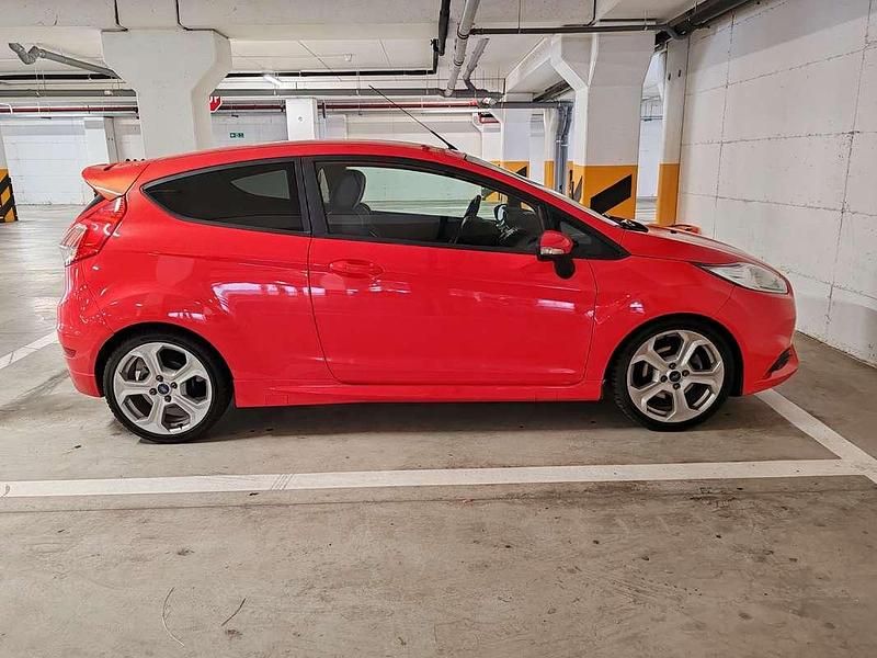 Usata Ford Fiesta ST 182 CV (133 kW) 2016 Berlina