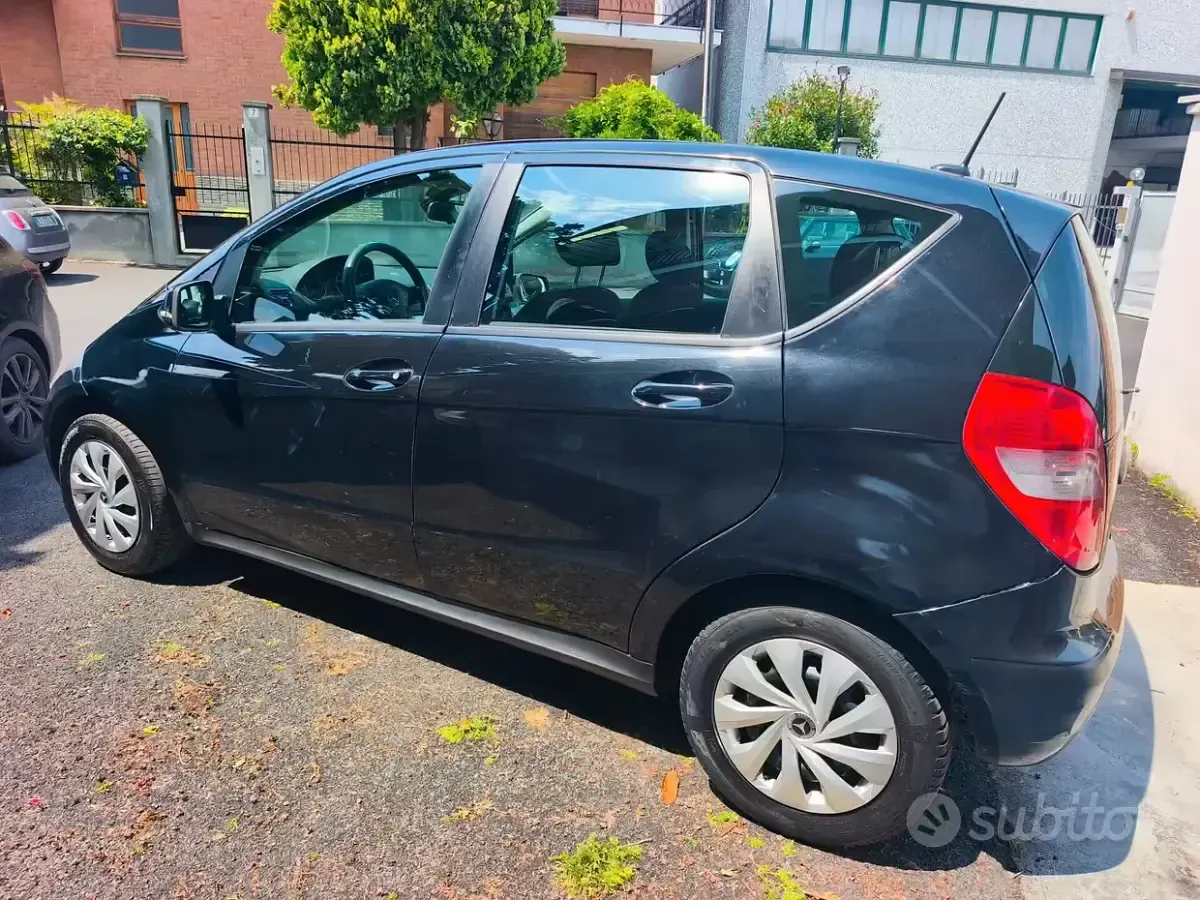Usata Mercedes A160 95 CV (69 kW) 2011 Nero Station wagon