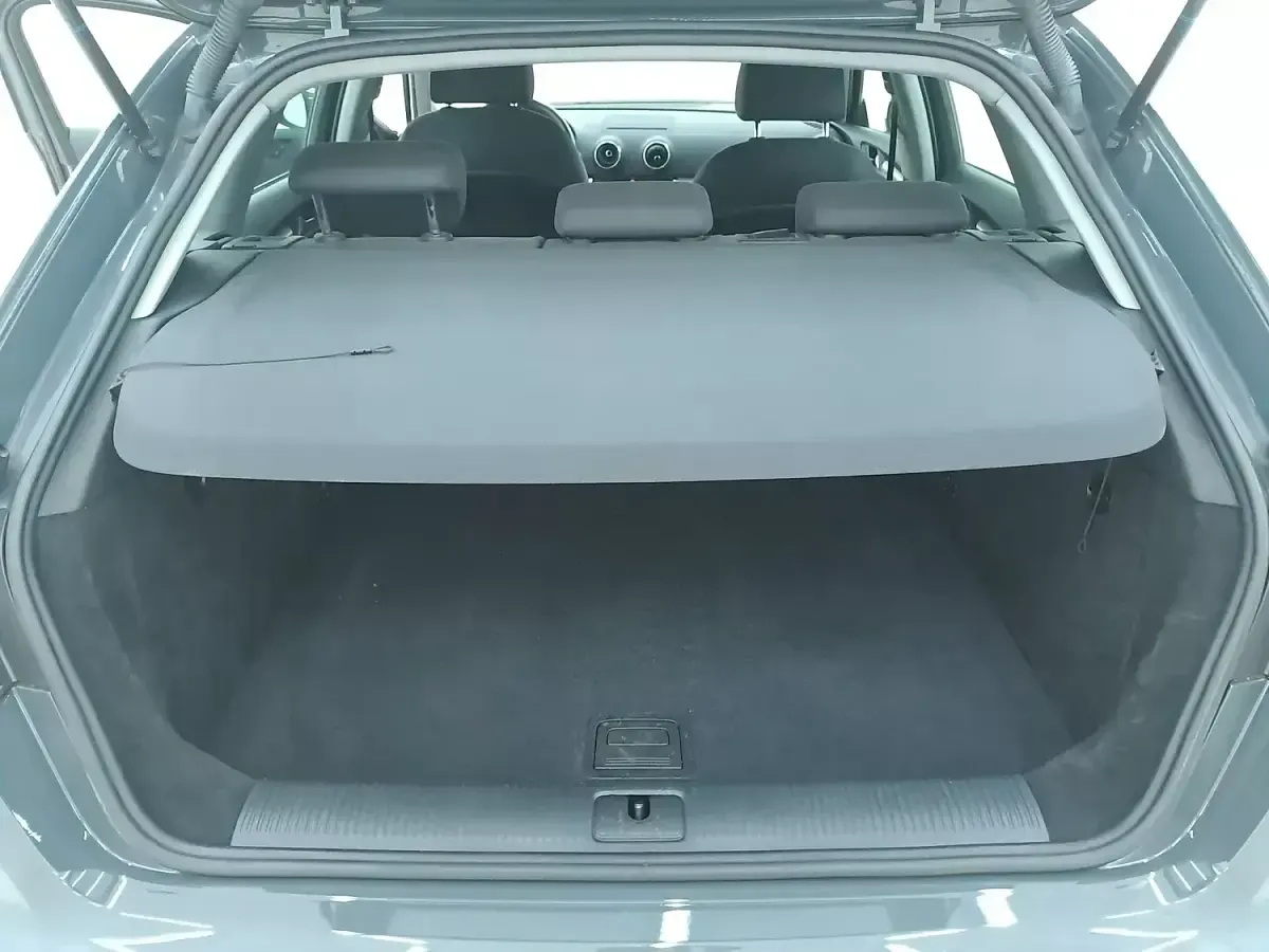 Usata Audi A3 Business 116 CV (85 kW) 2018 Grigiogrigio Berlina