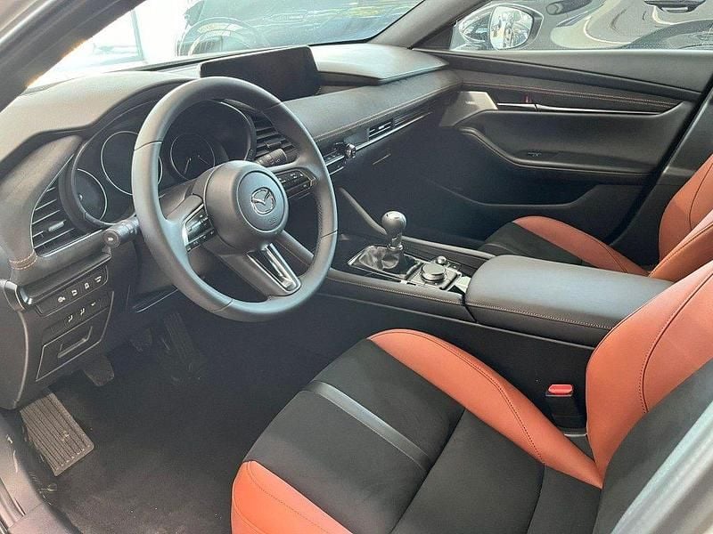 Begagnad Mazda 3 Nagisa 141 HK (103 kW) 2025 Grå Sedan