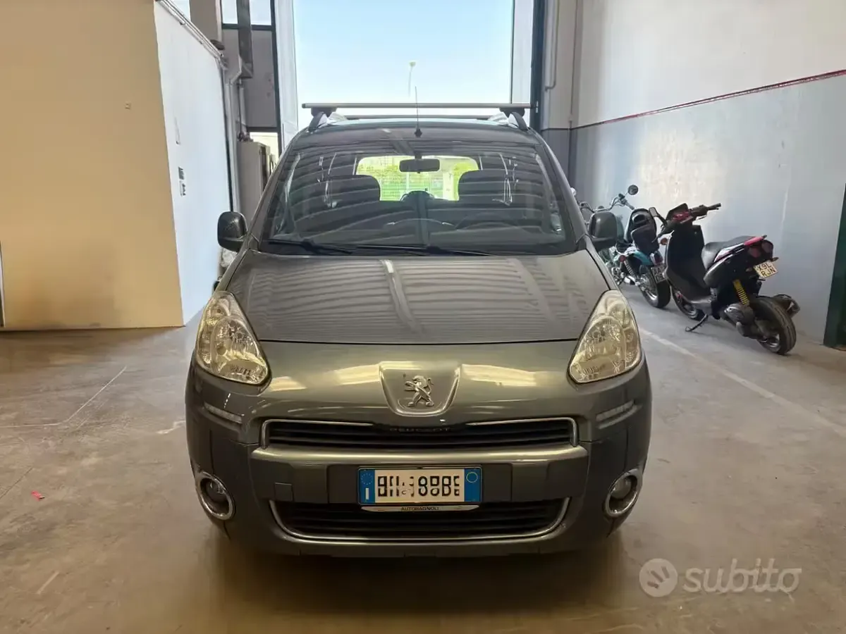 Usata Peugeot Partner Tepee Access 92 CV (67 kW) 2013 Grigio Monovolume