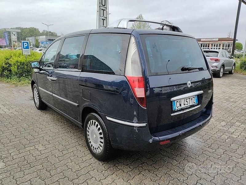 Usata Lancia Phedra 128 CV (94 kW) 2005 Blu Monovolume