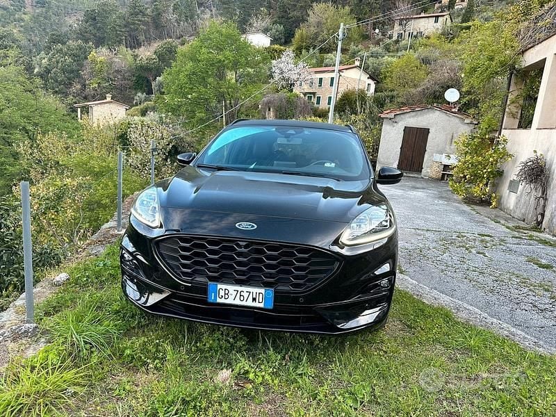 Usata Ford Kuga 150 CV (110 kW) 2020 Nero SUV