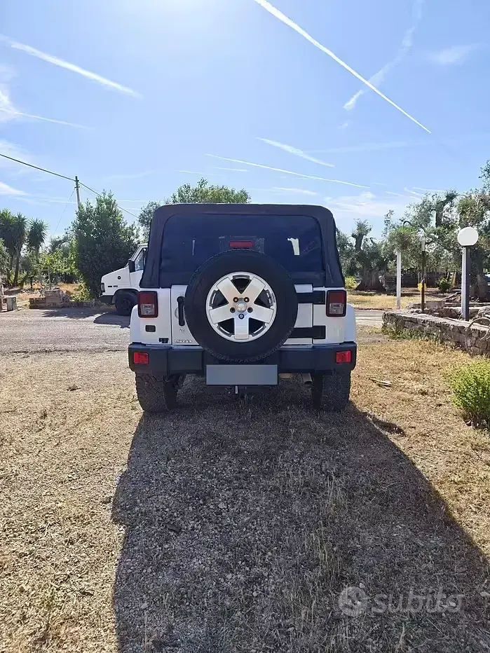 Usata Jeep Wrangler Sahara 200 CV (147 kW) 2011 SUV