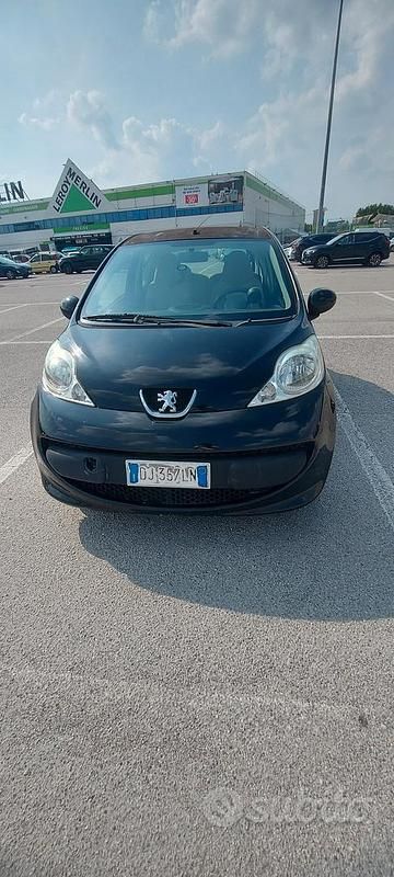 Usata Peugeot 107 68 CV (50 kW) 2007 Nero Utilitaria