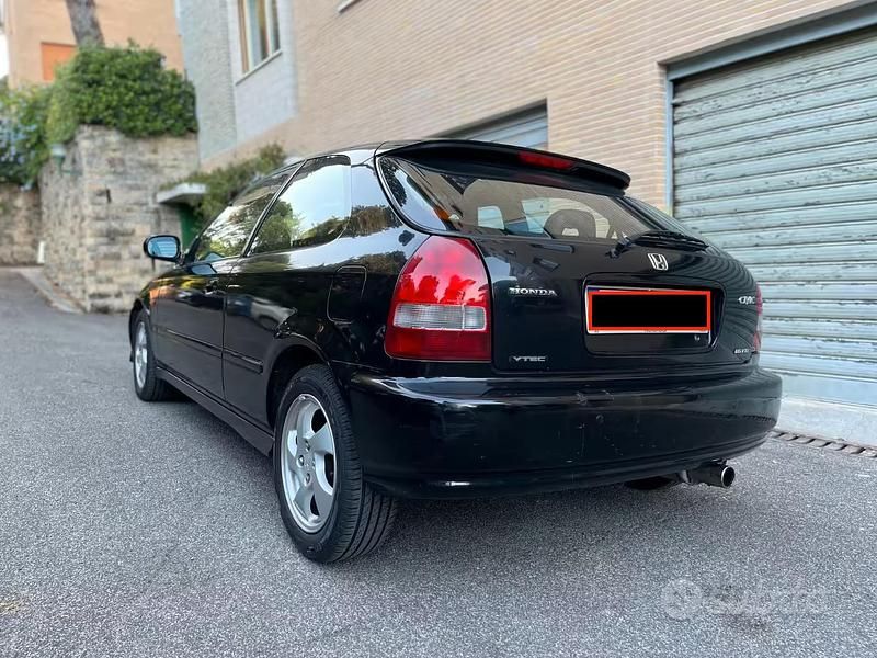 Usata Honda Civic 160 CV (117 kW) 2000 Nero