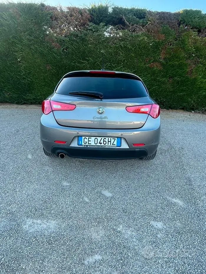 Usata Alfa Romeo Giulietta 105 CV (77 kW) 2021 Grigio Berlina
