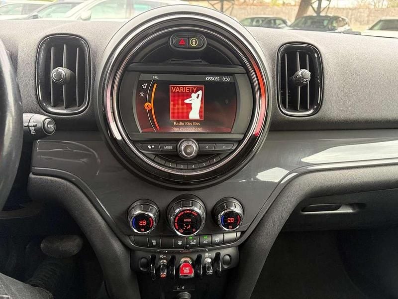 Usata Mini One D Countryman Business 116 CV (85 kW) 2018 Verde SUV