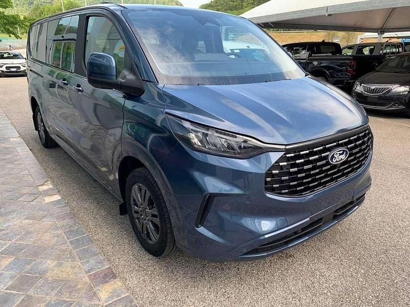 Usata Ford Tourneo Custom Titanium 136 CV (100 kW) 2024 Blu metallizzato Furgone