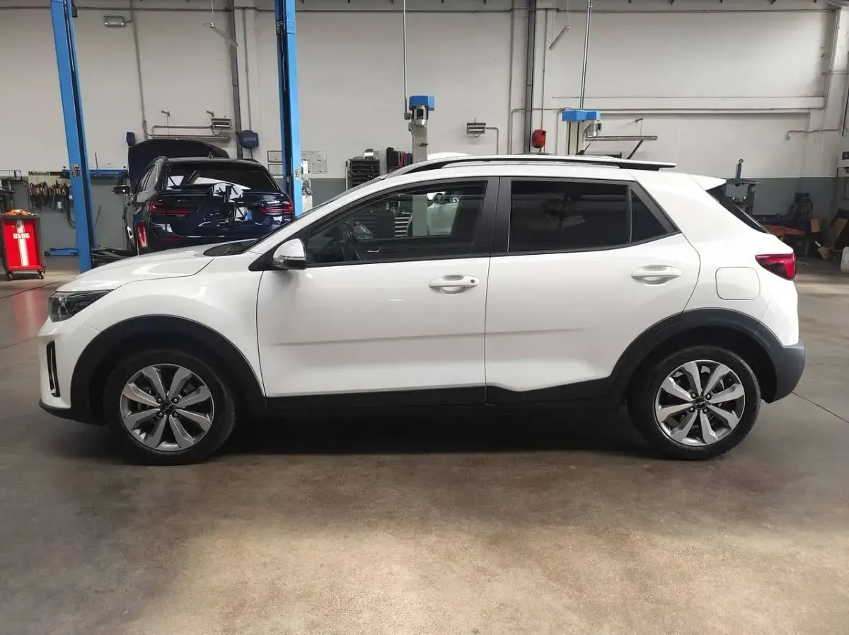 Usata Kia Stonic Style 82 CV (60 kW) 2023 Bianco SUV