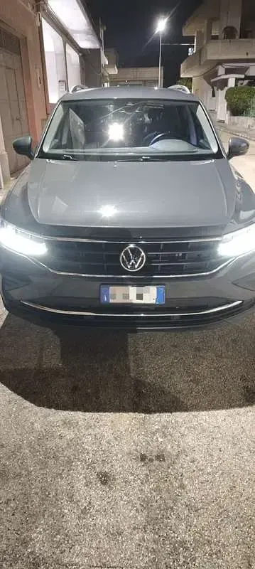 Usata VW Tiguan Life 122 CV (89 kW) 2021 Grigio SUV