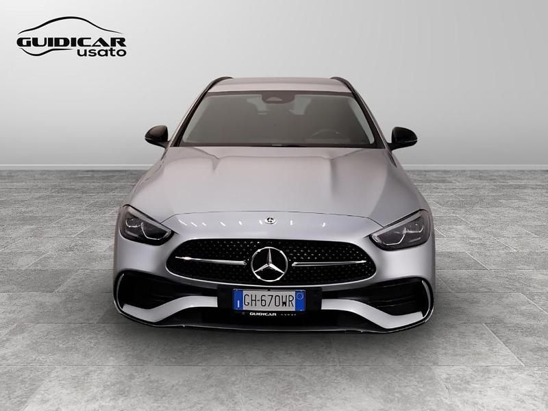 Usado Mercedes 220 Premium 200 CV (147 kW) 2022 Plateado Familiar